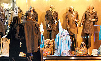 تا سال 62 بزرگترین صادرکننده پارچه به آلمان و انگلیس و ایتالیا و فرانسه بودیم/ در گذشته تا 7 سال لباس پلیس انگلستان را ما تامین میکردیم