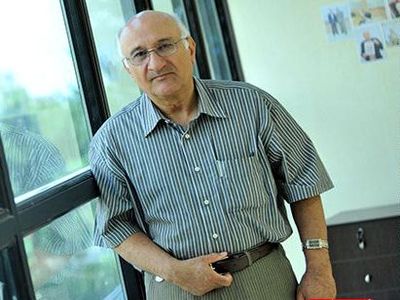 انتقاد محمد طبیبیان از دلار 3800 و 4200 تومانی!/ چاره کار بازار آزاد ارز است