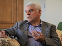 مشخص نیست چه مقدار ذخایر طلا و چه مقدار ارز از کشور خارج شده/ هرکسی که به حج می‌رود مستطیع است چرا هزینه سفرش را ما بدهیم؟