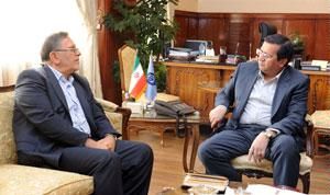 رئیس جدید بانک مرکزی نباید گوش به فرمان پاستور باشد!/ ماندن فرشاد حیدری، احمد عراقچی و پیمان قربانی در بانک مرکزی آمدن همتی را بیفایده میکند