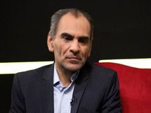 واکنش ندادن بازار ارز به انتخاب همتی نشان می‌دهد او کار سختی در پیش دارد/ رئیس‌کل جدید بانک مرکزی باید اعتماد مردم را برگرداند