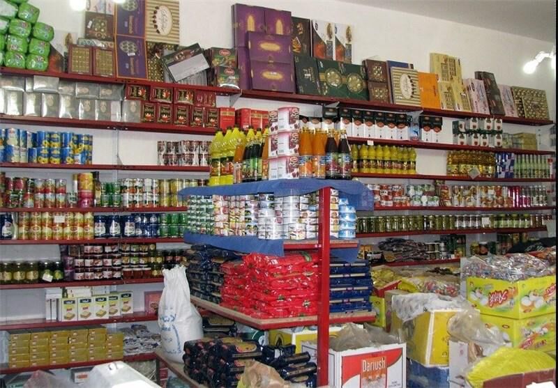 آنقدر موجودی داریم که تا 4 سال دیگر هم کالا وارد نکنیم، نیازی به واردات نداریم/کالا در کشور هست، نظارت نداریم/ دولت بلد نیست با گرانفروشی برخورد کند