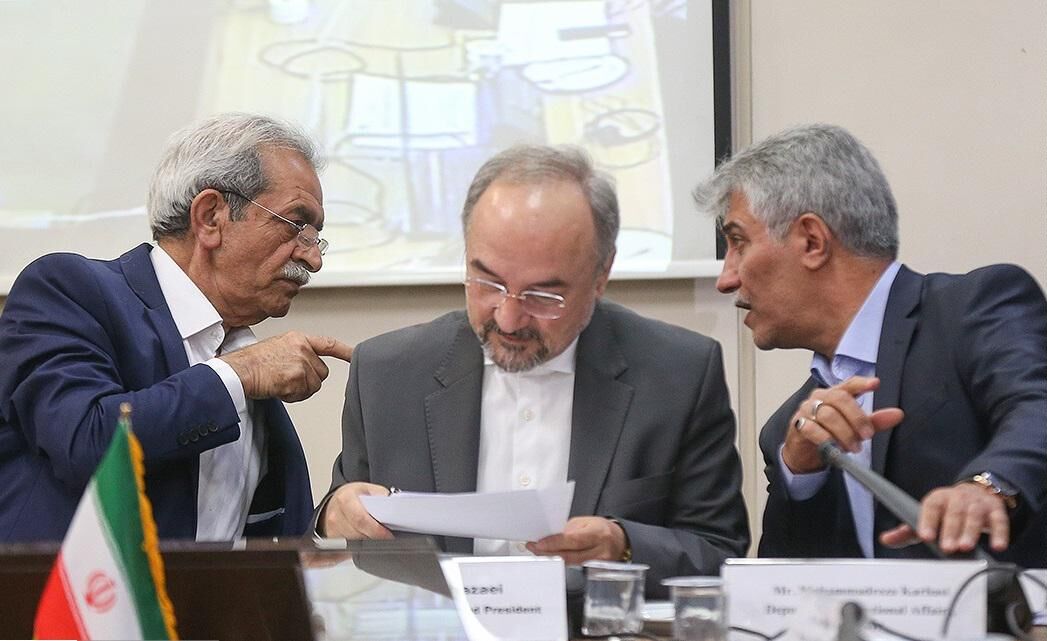 عضو هیات جذب سرمایه خارجی آمار سازمان سرمایه‌گذاری خارجی را رد کرد/ سال 96 فقط 2 میلیارد دلار سرمایه خارجی جذب شد