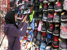 تقاضا در بازار پوشاک حداقل ۴۰ درصد کاهش یافته است