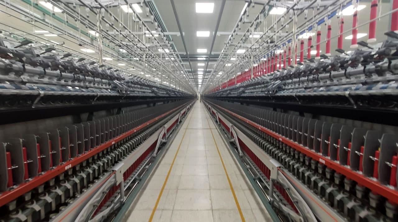 کارخانجات نساجی به دلیل کمبود مواد اولیه با ۶۰ درصد ظرفیت کار می‌کنند