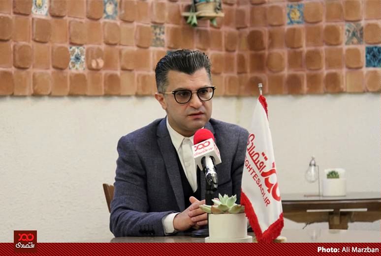 عکس/ گفتگو با دکتر محمدرضا میری لواسانی، تحلیلگر ارشد بازار سرمایه