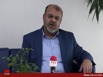 اغلب مردم به دنبال این هستند که شاخص بورس بالا برود، تا سرمایه‌هایشان را از بازار خارج کنند