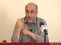 چرا بازار مرغ بحرانی شد؟/ روایتی کامل از گرانی و کمبود مرغ در ماه‌های اخیر را در این ویدئو ببینید