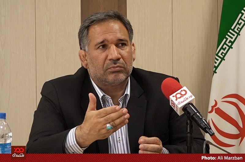 تصمیم دولت برای دستکاری سود بین بانکی موجب ریزش بورس شد