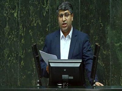 مسئولان تلاش کنند که کاهش قیمت دلار در زندگی مردم حس شود