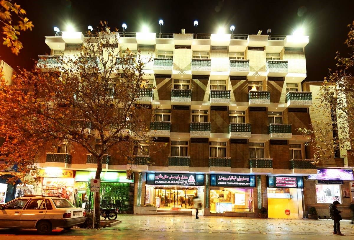 اقامت در هتل عالی قاپو و تاریخ گردی در عالی قاپو اصفهان