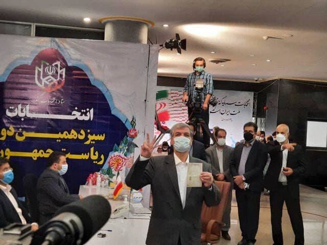 کواکبیان داوطلب انتخابات ریاست جمهوری شد