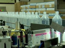 قطعی‌های مکرر برق، دلیل افت ۲۵ درصدی تولید سرم در کشور است