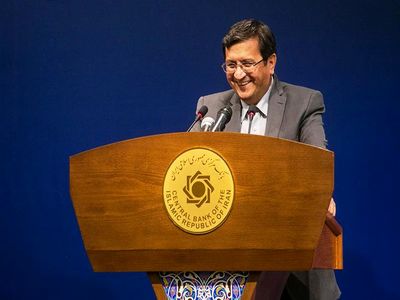 ۱۰ ضربه مهلک عبدالناصر همتی به پیکره اقتصاد ایران تنها در ۳۴ ماه