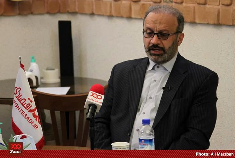 من به عملکرد آقای روحانی در حوزه اقتصاد نمره زیر ۱۰ می‌دهم