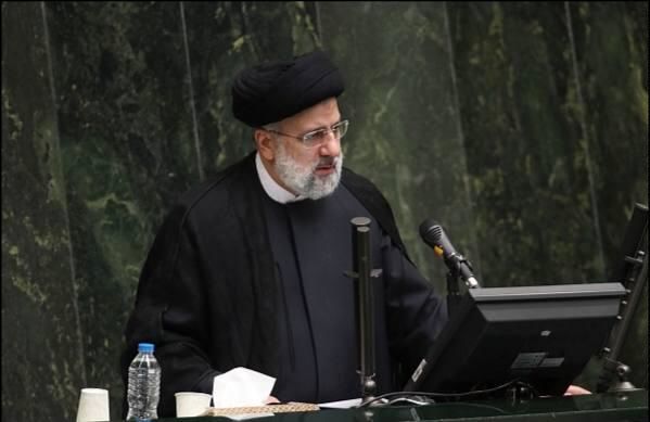 معاون اول رئیس جمهور مسئول هماهنگی تیم اقتصادی است