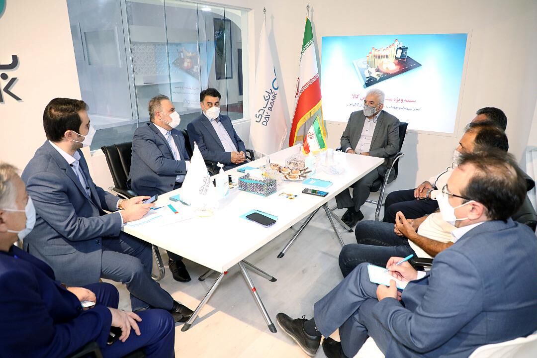 بانک دی به تاکسی‌های کیش تسهیلات نوسازی می‌دهد