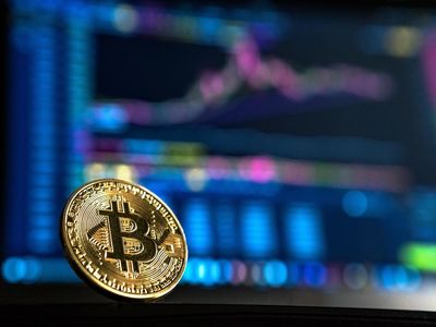 نوسان نرخ ارز‌های دیجیتال در بازار؛ ثبات بیت کوین در کانال ۵۰ هزار دلار