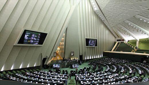 حاجی بابایی با دکتری معارف اسلامی جای اقتصاددانان را در کمیسیون تلفیق گرفت!