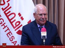 واگذاری شرکتهای دولتی به بخش خصوصی راه حل کنترل نقدینگی است