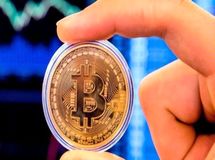 بیتکوین سقوط میکند