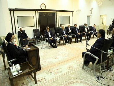 مدیر عامل بانک ملی ایران با آیات عظام و مراجع تقلید دیدار و گفت و گو کرد