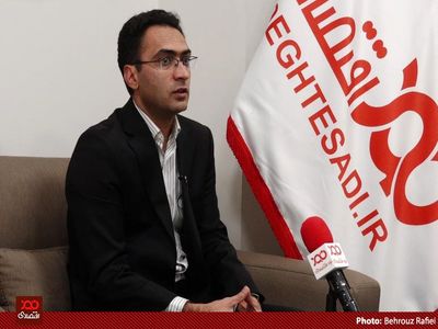 امسال نمی‌توانستیم کشور را با ادامه تخصیص ارز ۴۲۰۰ تومان اداره کنیم