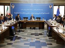 بازبینی و یکپارچهسازی دستورالعملهای معارض و ناهماهنگ تولید و تجارت انجام میشود/ ثبات بخشی به مقررات موجود از مردادماه در چارچوب یک برنامه 6 ماهه