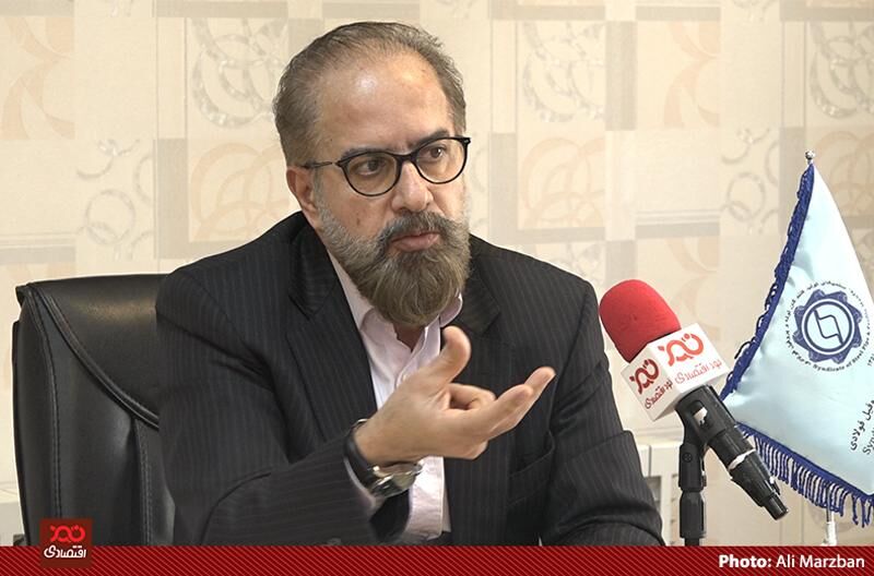 چرا با ادغام و تفکیک مدام وزارتخانه‌ها وقت و هزینه‌های کشور را هدر می دهید؟/ مگر وزارت صمت تازه اصلاح ساختار نشده بود؟