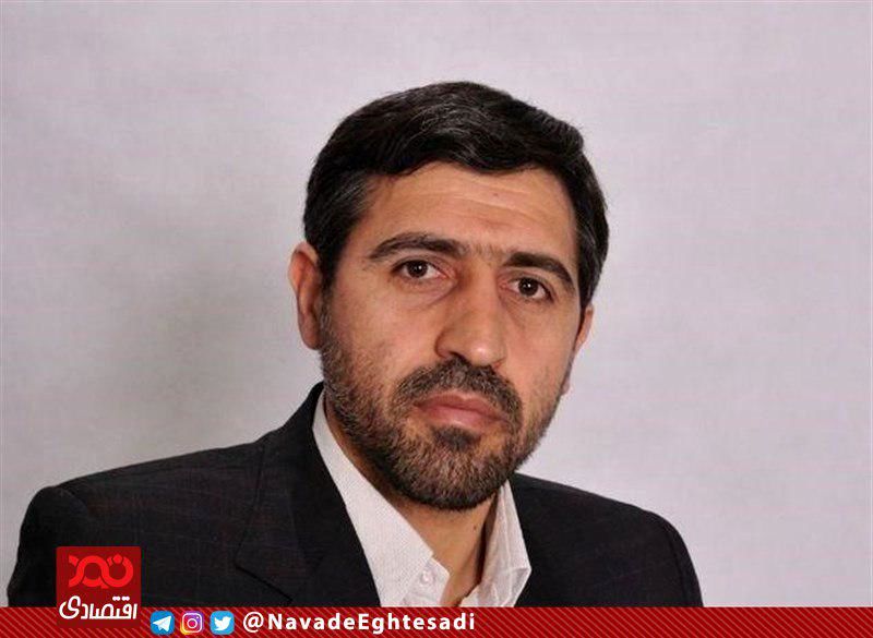 وجود شرکت های زاید و دستمزدهای نجومی برای خودروسازان هزینه ایجاد می کند