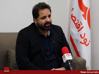 کشتیرانی جمهوری اسلامی با افزایش قیمت‌های مکرر و عجیب و بدقولی‌های مدام صادرکنندگان و فعالان اقتصادی را اذیت می‌کند