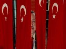 اردوغان همه قله‌های تورمی ۲۰ سال اخیر را فتح کرد: تورم ۸۵ درصدی