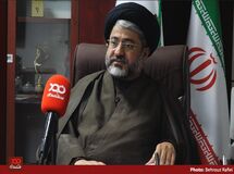 همین الان نیروهای زنگنه و ابتکار در وزارت نفت و محیط زیست فعالند و بحث آلوده بودن بنزین پتروشیمی‌ها از سوی آن‌ها دنبال می‌شود