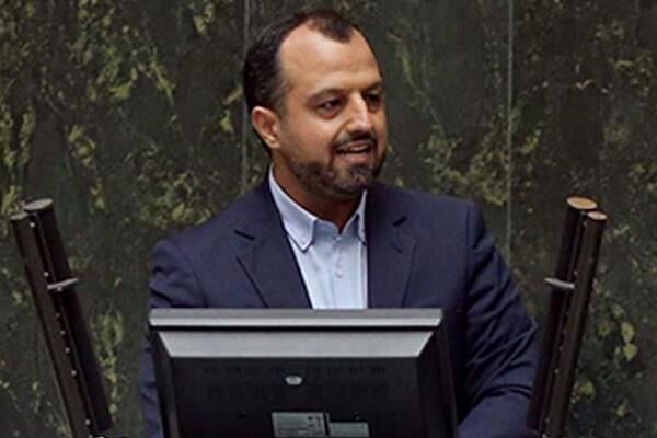 وزیر اقتصاد نمایندگان مجلس را قانع کرد/ امسال معادل کل دولت قبل از اموال مازاد بانکها را خواهیم فروخت
