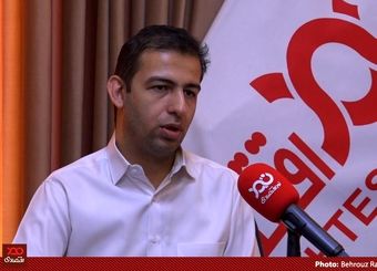 رئیس جمهور دستور تراکم ۶۰ نفر بر هکتار را برای نهضت ملی مسکن صادر کرده اما سازمان ملی زمین و مسکن به دنبال تراکم ۱۴۰ نفر بر هکتار است!