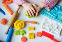 واردات ۴۳۱ تُن خمیر بازی کودک 