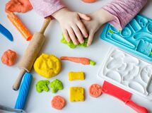 واردات ۴۳۱ تُن خمیر بازی کودک 