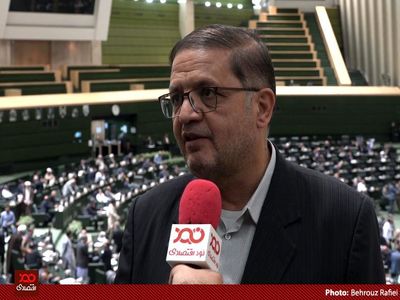 بنگاه داری بانک ها به ضرر اقتصاد است/ تولید نیازمند حمایت های جدی است