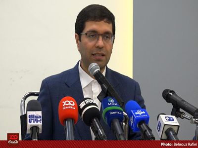 مخالفت‌ها با حضور خودرو در بورس کالا به دلیل رانت کلان آن است