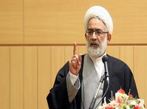 چرا کالایی که از کارخانه لبنیات شما خارج می‌شود، بجای ۹۰۰ گرم، ۸۵۰ گرم در آن کالا گذاشته‌ای؟ آیا این خیانت نیست؟
