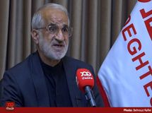 در شرایط التهابات ارزی عده‌ای که حجم عظیمی از نقدینگی را در اختیار دارند و ممکن است از دشمن پول گرفته باشند با عدد سازی به بازار ارز خط می‌دهند