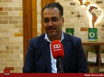 با فردی که یک بانک تاسیس می‌کند و به خودش وام می‌دهد و هیچ برخوردی نمی‌شود