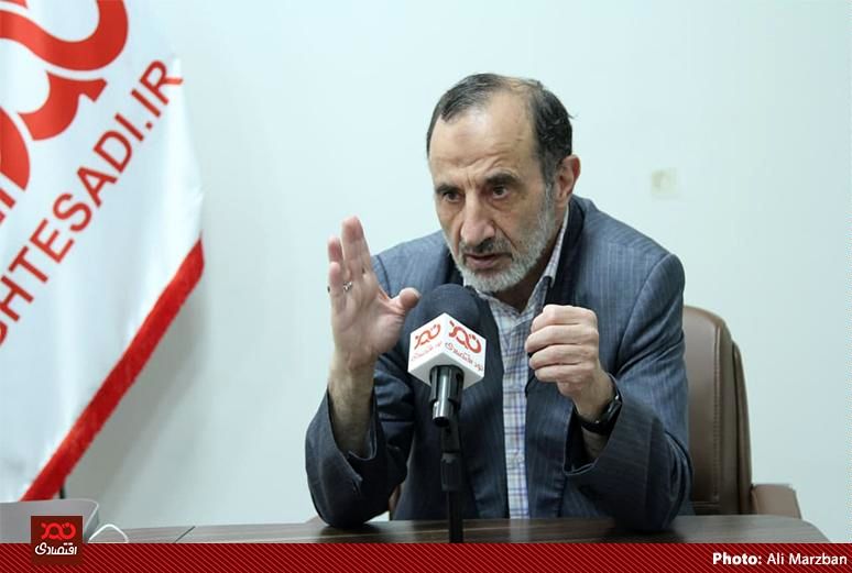 برخورد با صرافی‌های غیرمجاز جلوی جریان سازمان یافته کاهش ارزش پول ملی را می‌گیرد