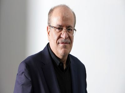 در تابستان به طور میانگین دو روز برق و در زمستان دو روز گاز نداریم