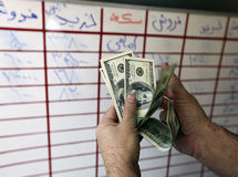 قیمت دلار در ۶ ماه اخیر، ۱۶۰ روز زیر ۵۰ هزار تومان رقم خورد/ منطقه مهم دلار چرا و چگونه ایجاد شد؟