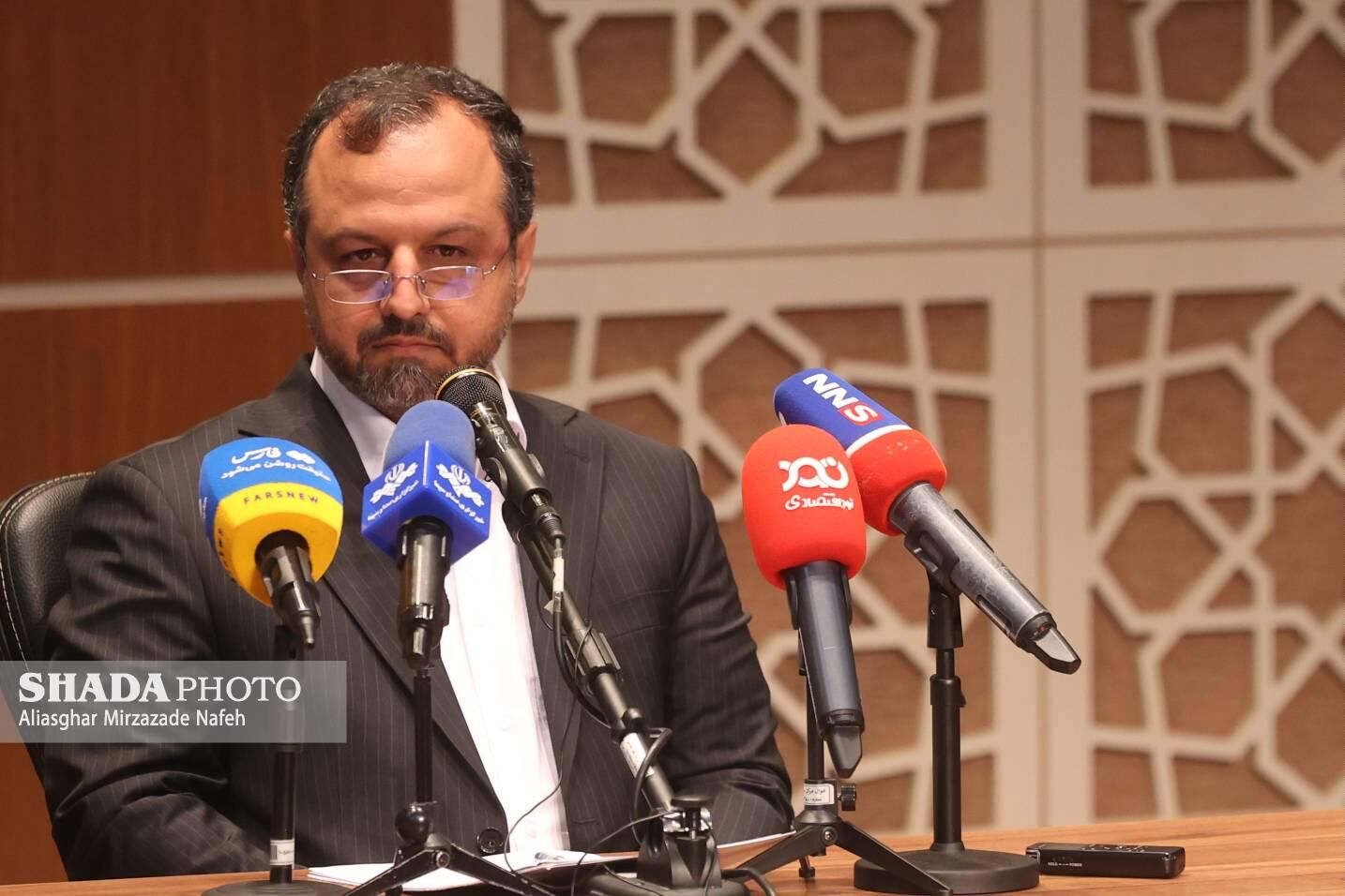 تحقق رشد اقتصادی در سایه عزم دولت برای ایجاد امنیت اقتصادی/ نشان دادیم مسائل راه حل درونی دارد