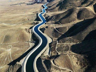 قیمت آبی که از خلیج فارس به مرکز کشور انتقال می‌دهید گران تمام می‌شود