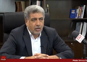 به 80 میلیون ایرانی یارانه نقدی می‌دهیم، اما از هرکسی سوال می‌کنیم می‌گوید یارانه من قطع شده است!
