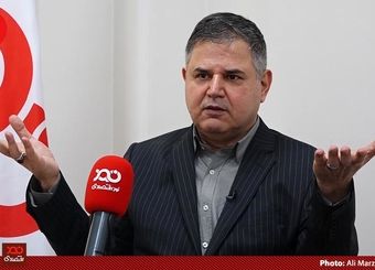 پورابراهیمی، رئیس کمیسیون اقتصادی به دنبال ‌کاهش ارزش پول ملی است