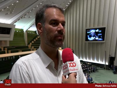 علی آبادی تفاوت ماشین برقی با ماشین هیبریدی را نمی‌داند!